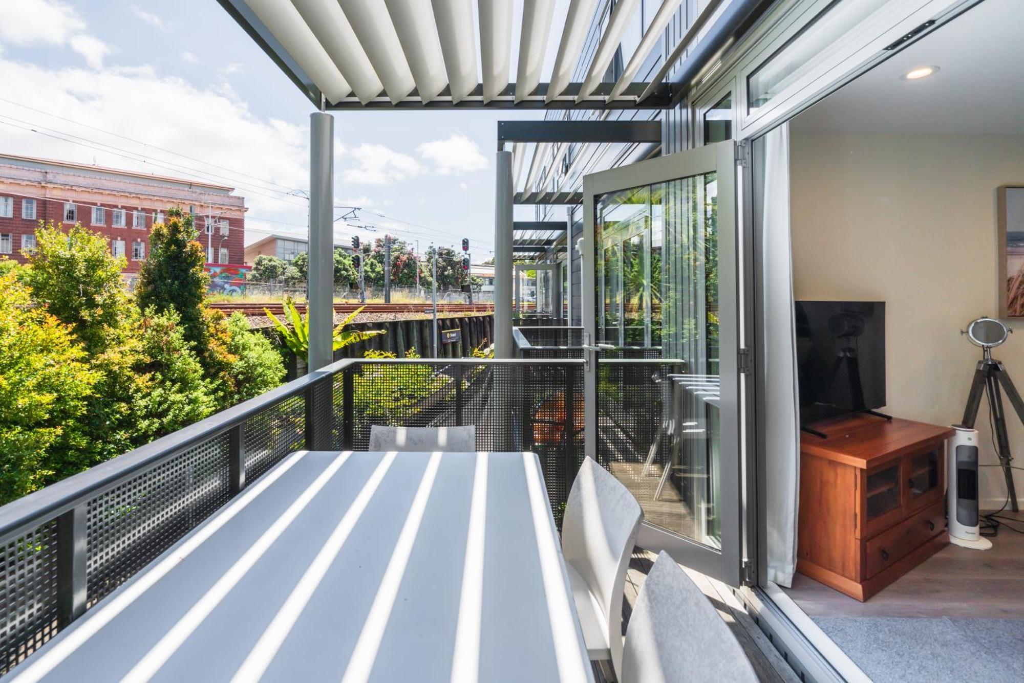 Spacious Home Near Cbd Spa Pool Parking 3Br Auckland Exterior foto